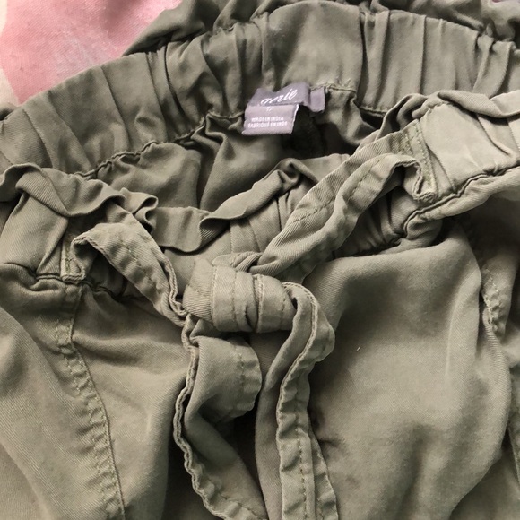 Aerie green beachy shorts (size XS) - Picture 3 of 3